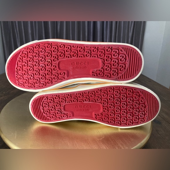 GUCCI TENNIS Size 39+ Pre-Owned. Excellent & Gorgeous conditions - Picture 5 of 6